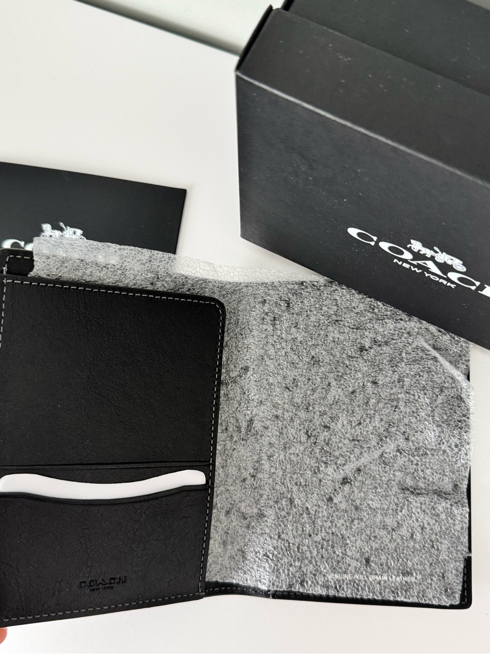 NWOT Leather Passport Wallet Holder Black - Picture 3 of 4